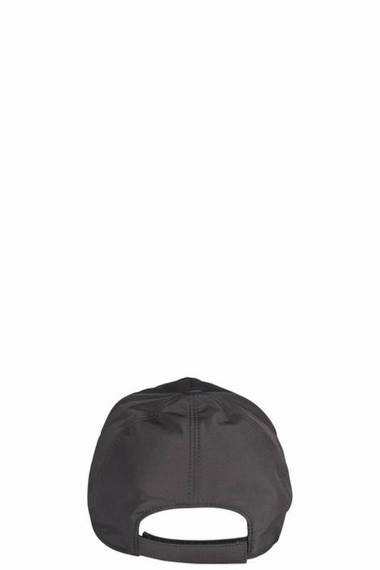 Fendi Cappelli Codice prodotto: FXQ768 AKVXF0ZAD Vendite stagionali