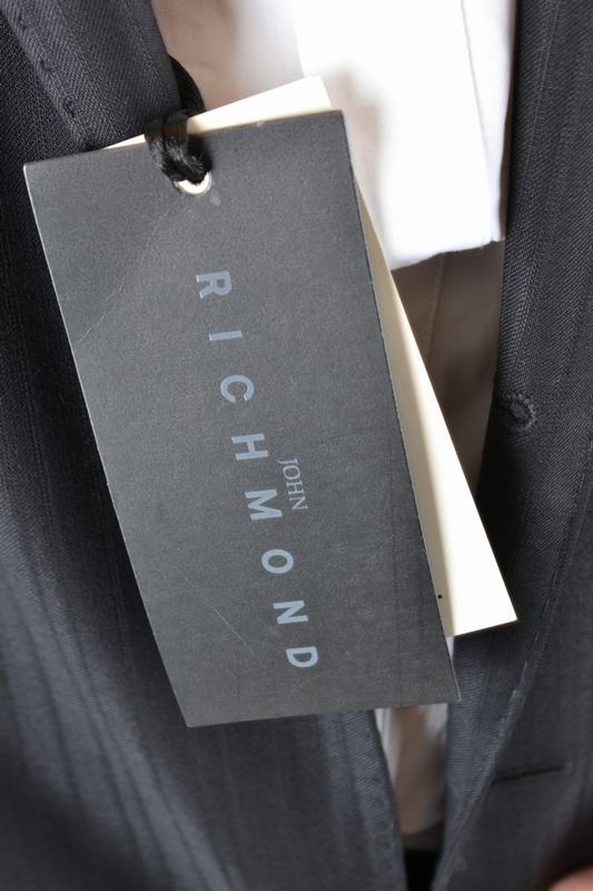 John Richmond Giacche da completo Codice prodotto: ZHE1 1089 4022 0990 Offerta settimanale