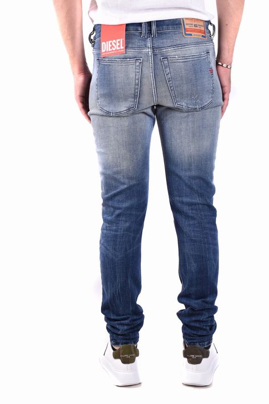 Diesel Jeans Codice prodotto: A03594 09G8701 Fino al 60% di sconto