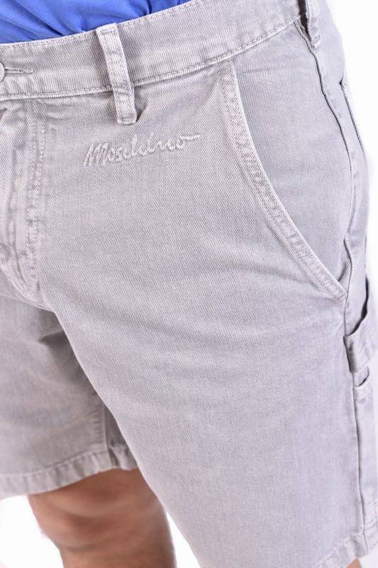 Moschino Bermuda Codice prodotto: A0354 20181486 Fino Al -60%