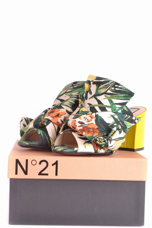 Sandali Codice prodotto: N218E8784-00100600 Prezzo Ridotto