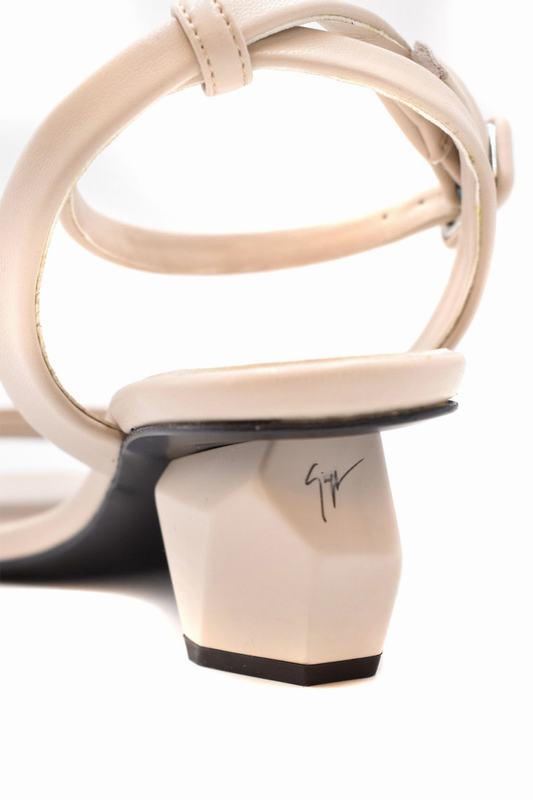 Giuseppe Zanotti Sandali Codice prodotto: E300048 Prezzo di fabbrica