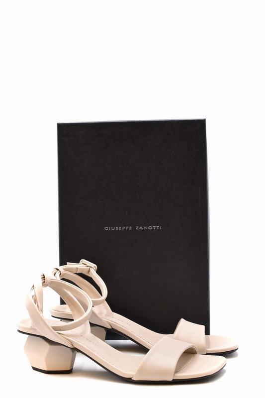 Giuseppe Zanotti Sandali Codice prodotto: E300048 Prezzo di fabbrica