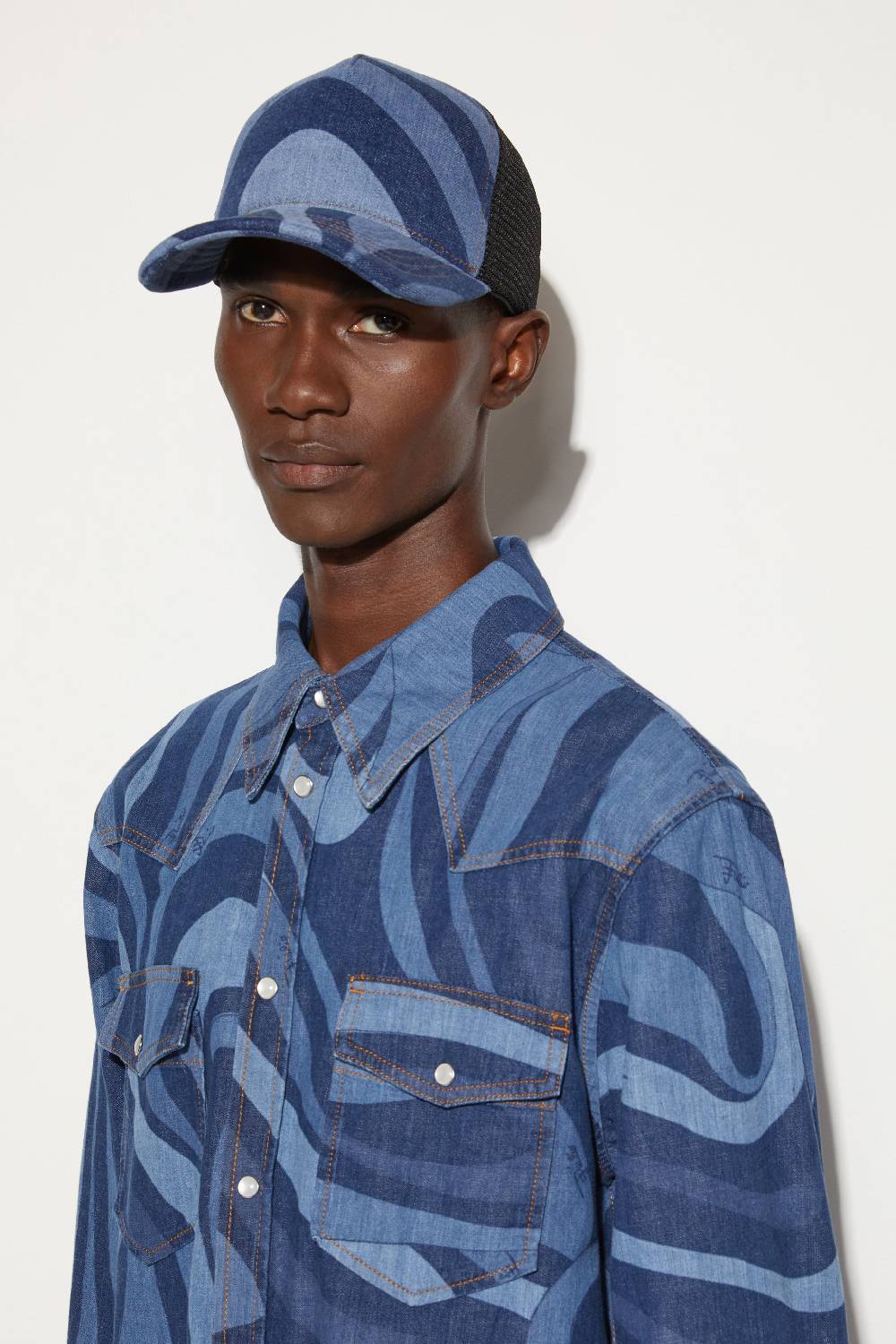 Pucci Camicia in denim con stampa Marmo Nuovo
