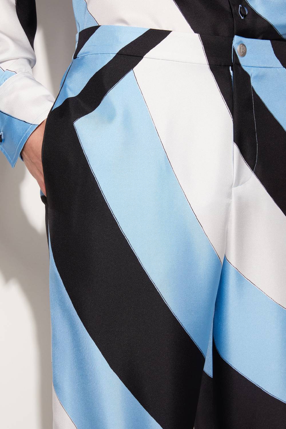 Pucci Pantaloni in seta con stampa Iride Fino al 50% di sconto