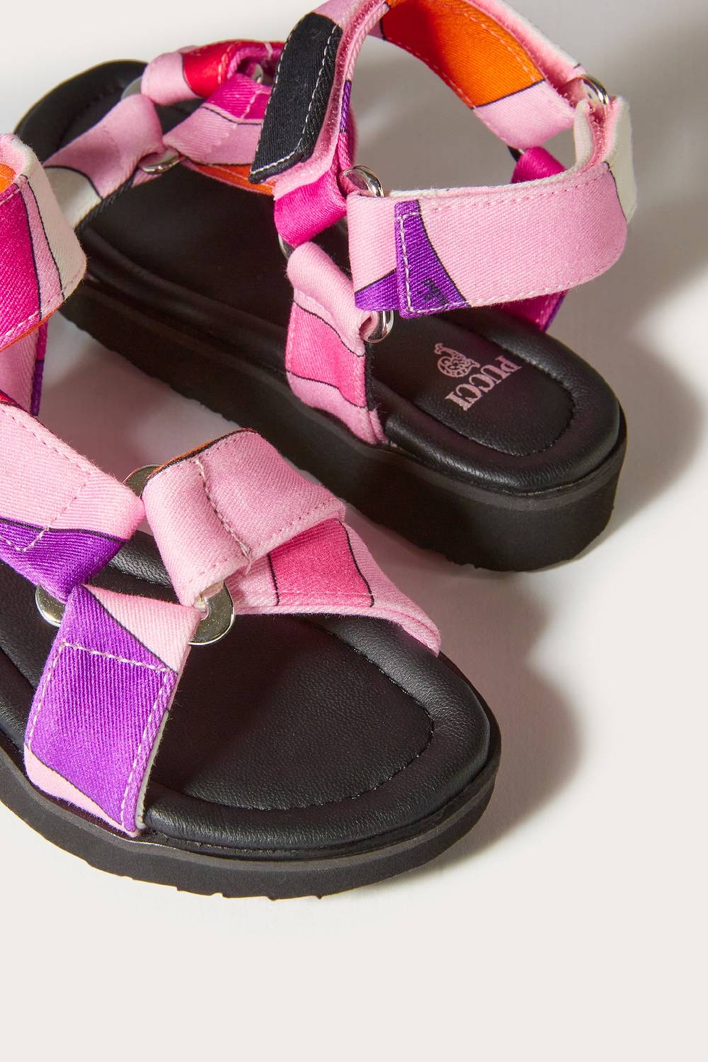 Pucci Sandali con stampa Marmo Fino al 55% di sconto