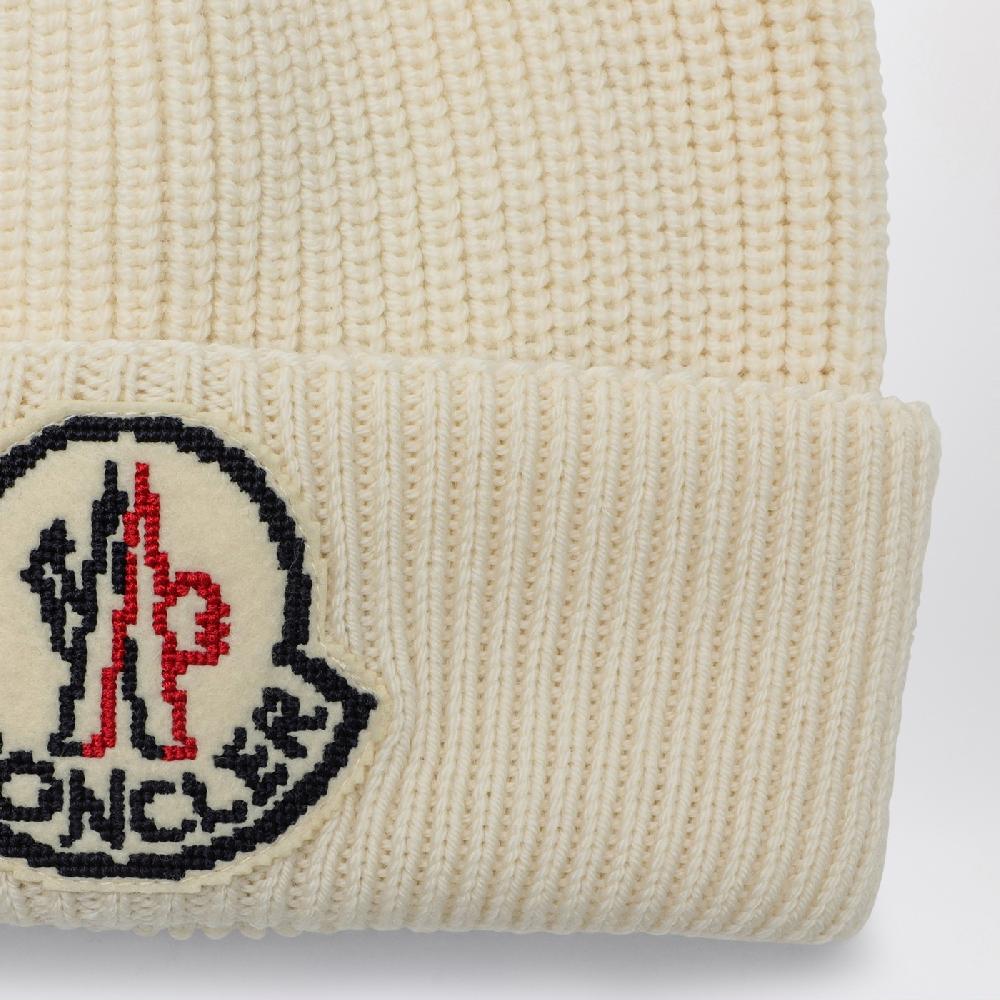 Moncler Cuffia bianca in lana con logo Fino al 65% di sconto