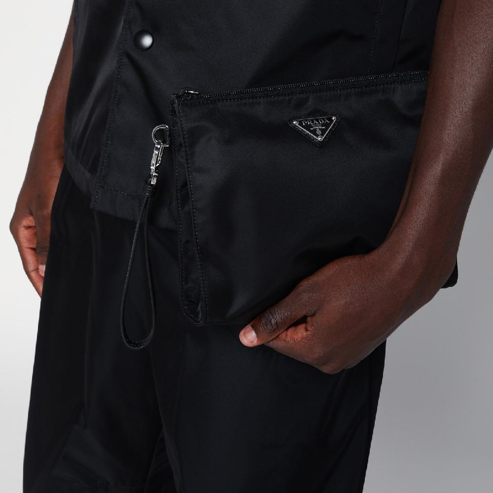 Prada Pouch nera in Re-Nylon Super sconto