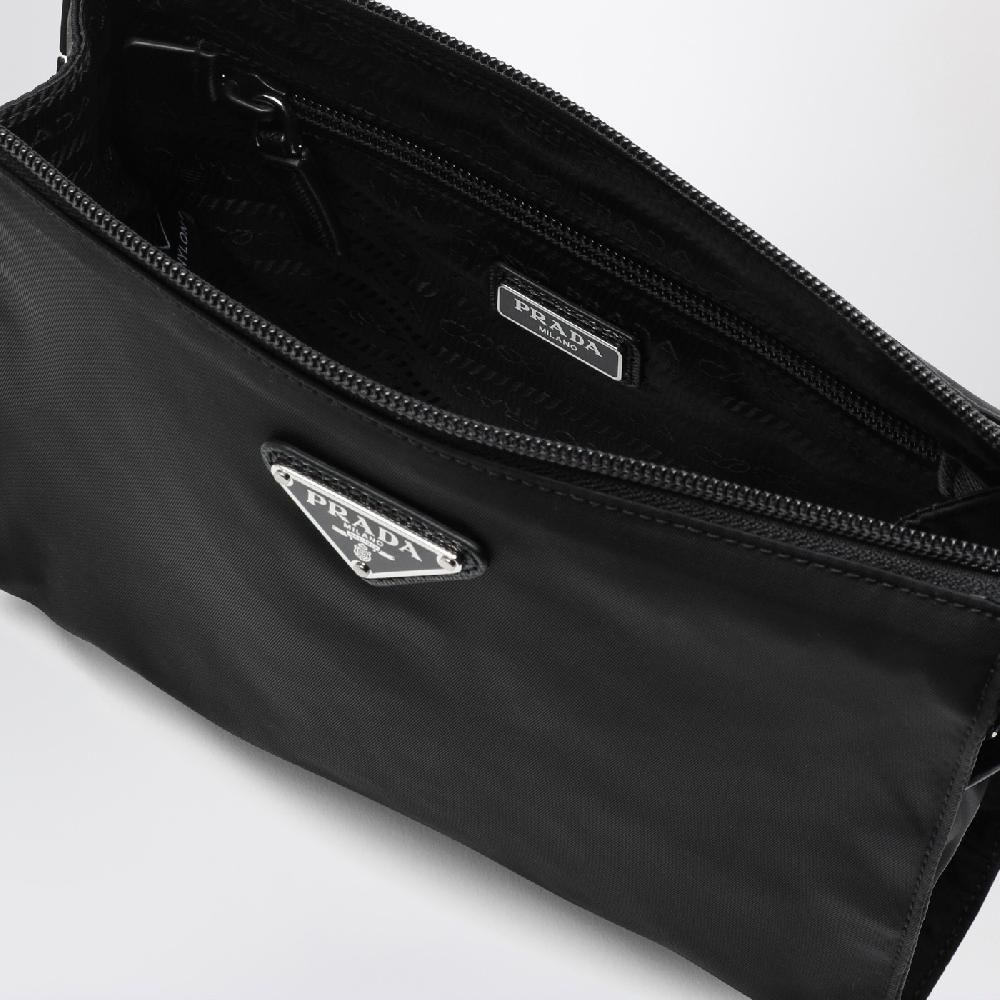 Prada Pouch nera in Re-Nylon Super sconto