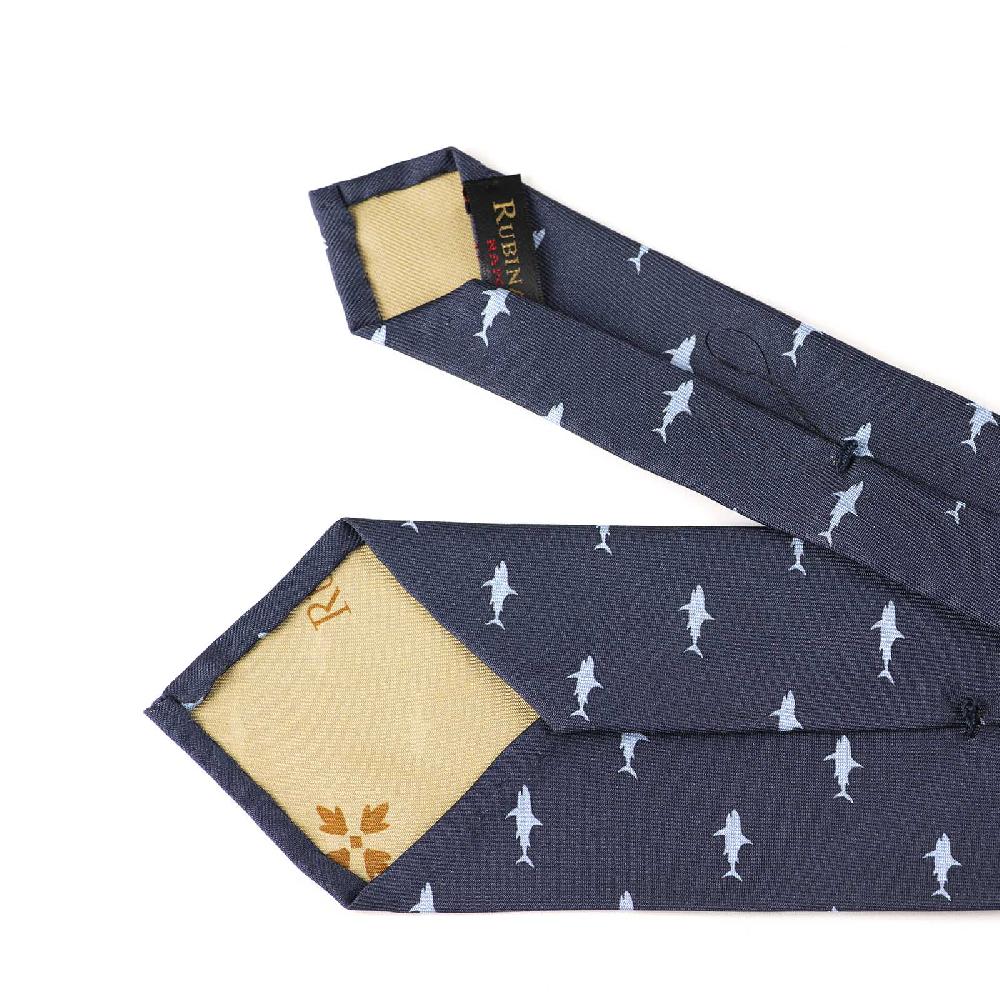 Rubinacci Cravatta in twill di seta con stampa squalo azzurro Latest stili