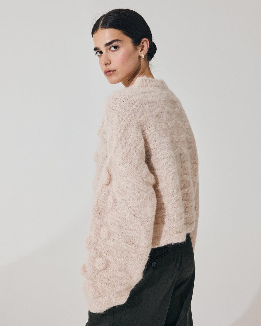 Scaglione V NECK OVER HAZELNUT STITCH SAND 2025
