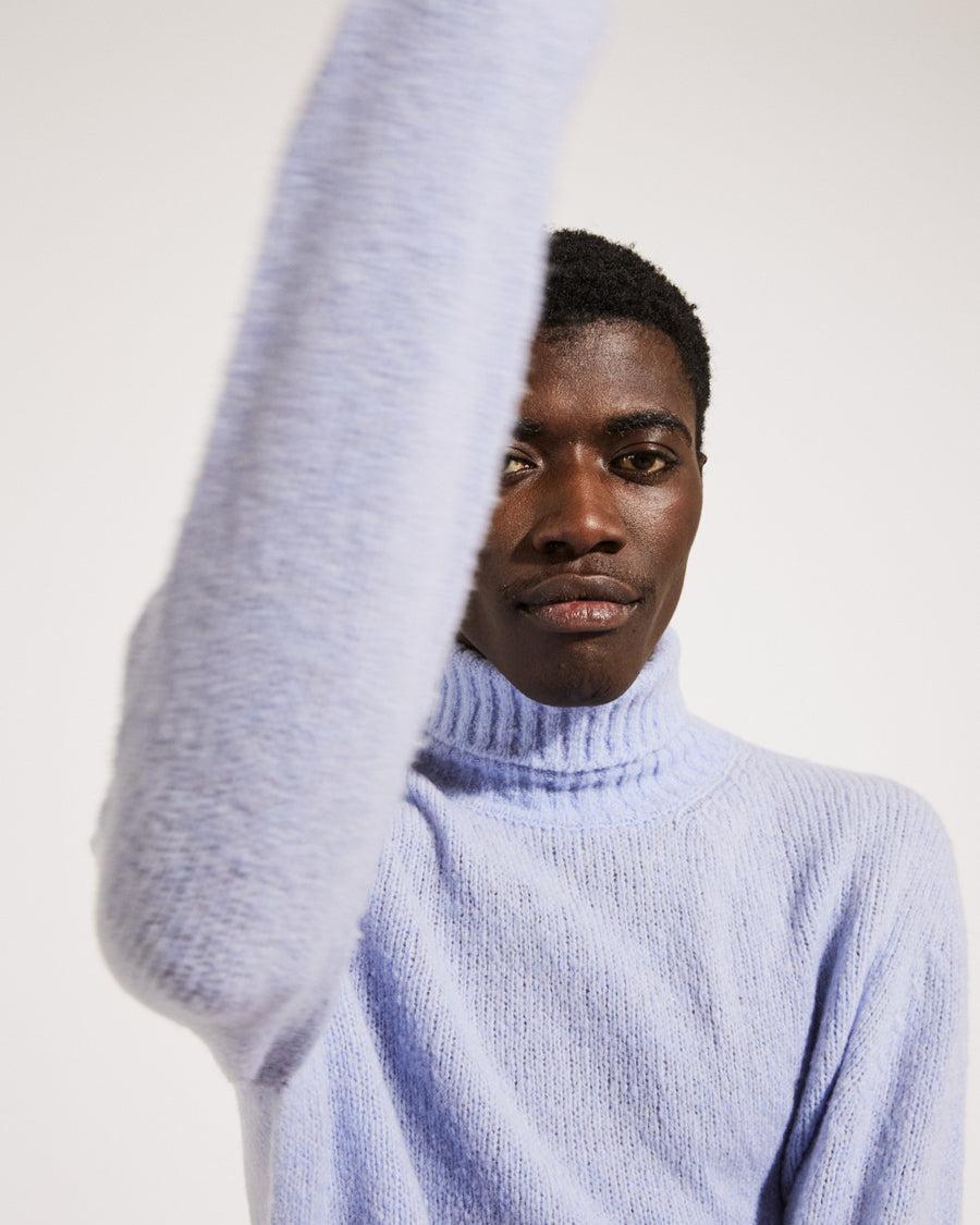 Scaglione TURTLE NECK SEAMLESS PUFFED CASHMERE CELESTE In Vendita