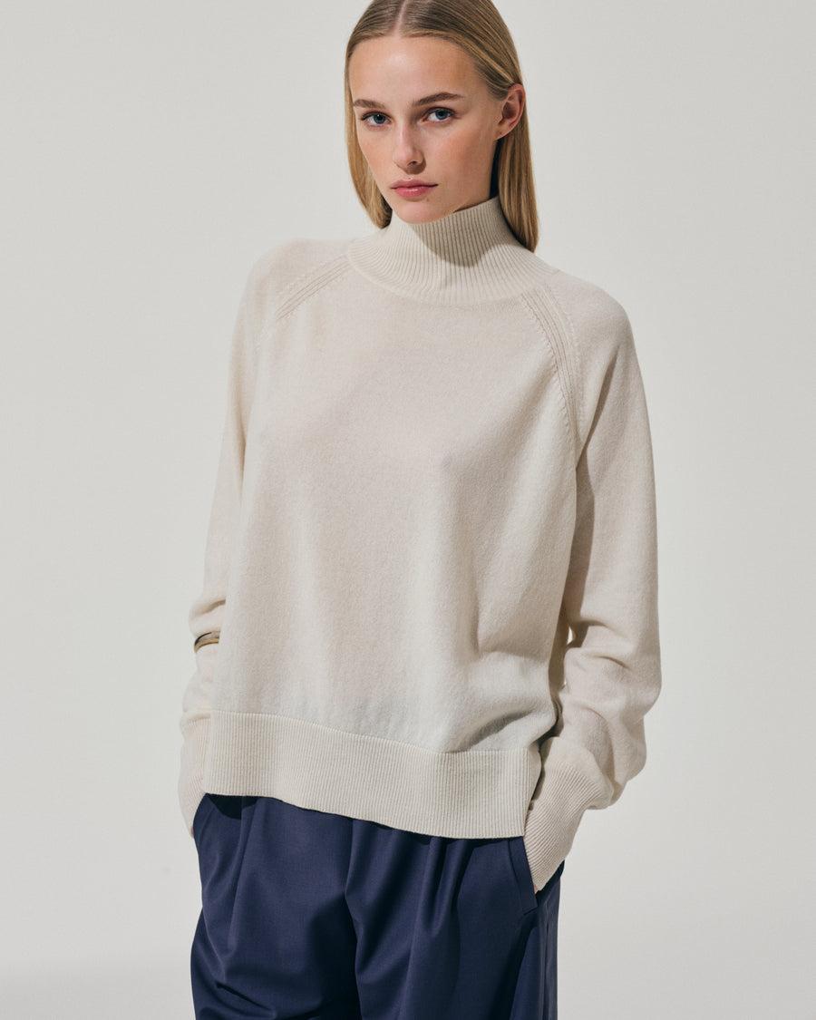 Scaglione TURTLE NECK RAGLAN RIBBED SIDES MILK Fino Al -60%
