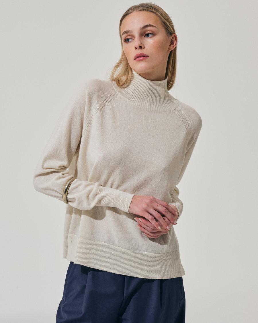 Scaglione TURTLE NECK RAGLAN RIBBED SIDES MILK Fino Al -60%