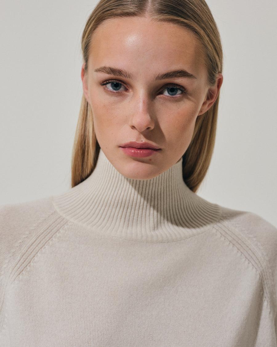 Scaglione TURTLE NECK RAGLAN RIBBED SIDES MILK Fino Al -60%