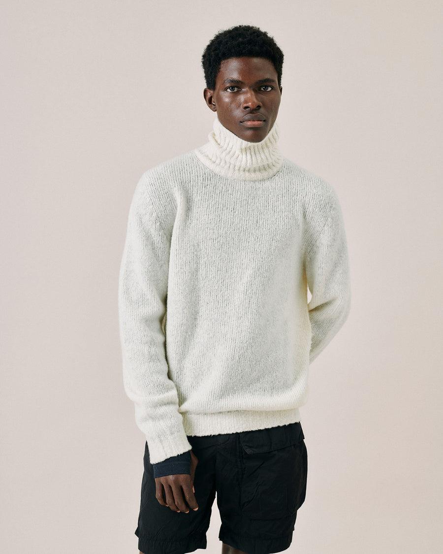 Scaglione TURTLE NECK SEAMLESS PUFFED CASHMERE MILK Fornitura limitata