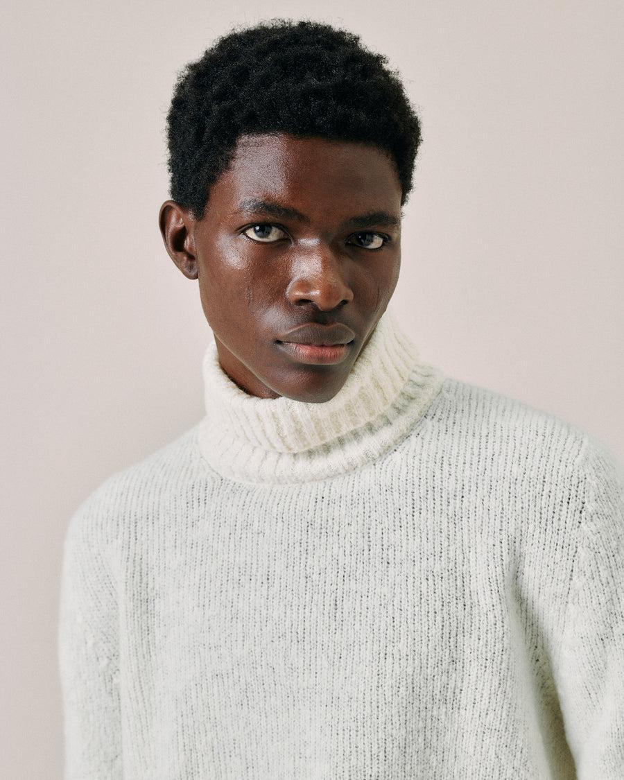 Scaglione TURTLE NECK SEAMLESS PUFFED CASHMERE MILK Fornitura limitata