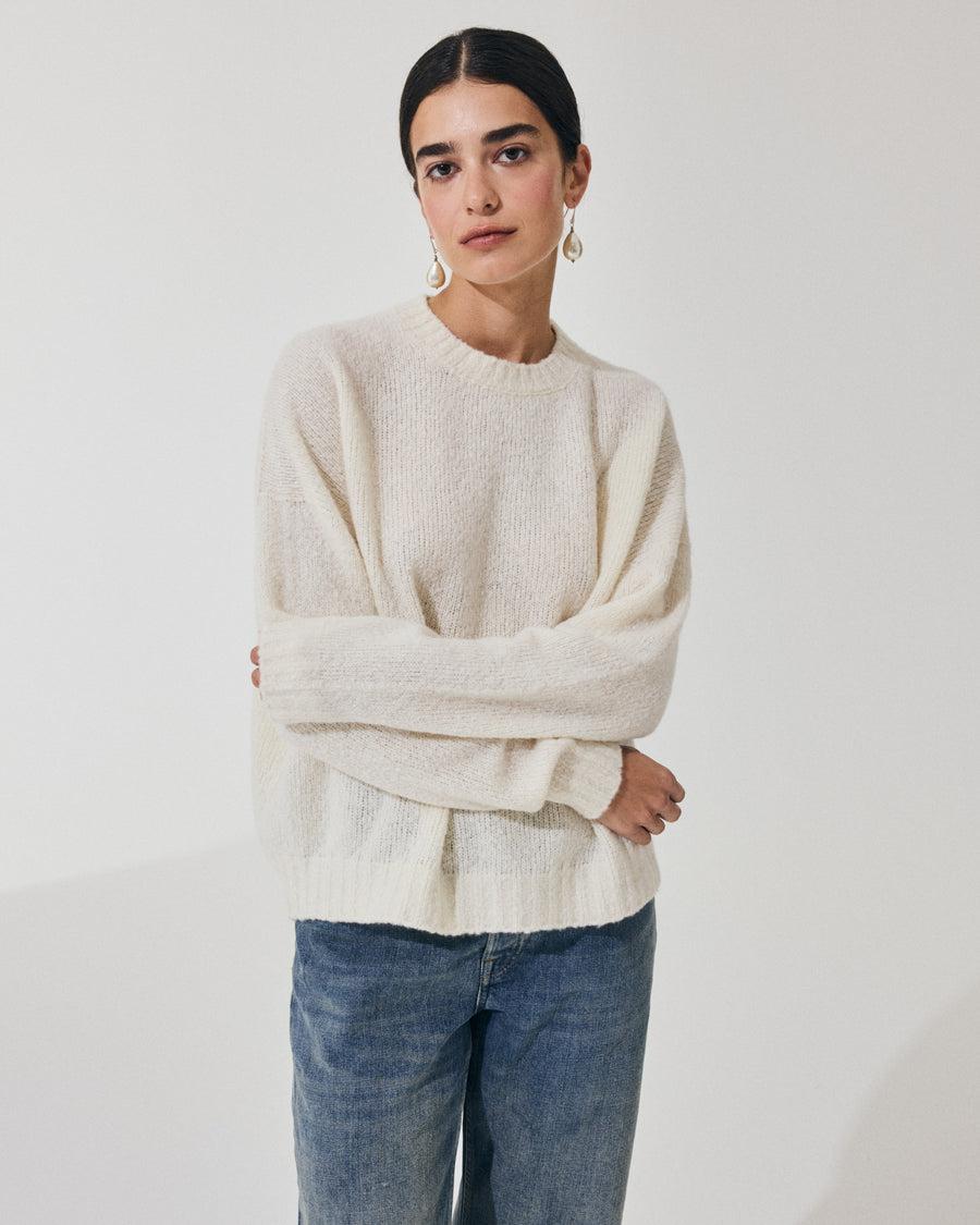 Scaglione ROUND NECK OVER PUFFED CASHMERE MILK Offerta speciale della fabbrica