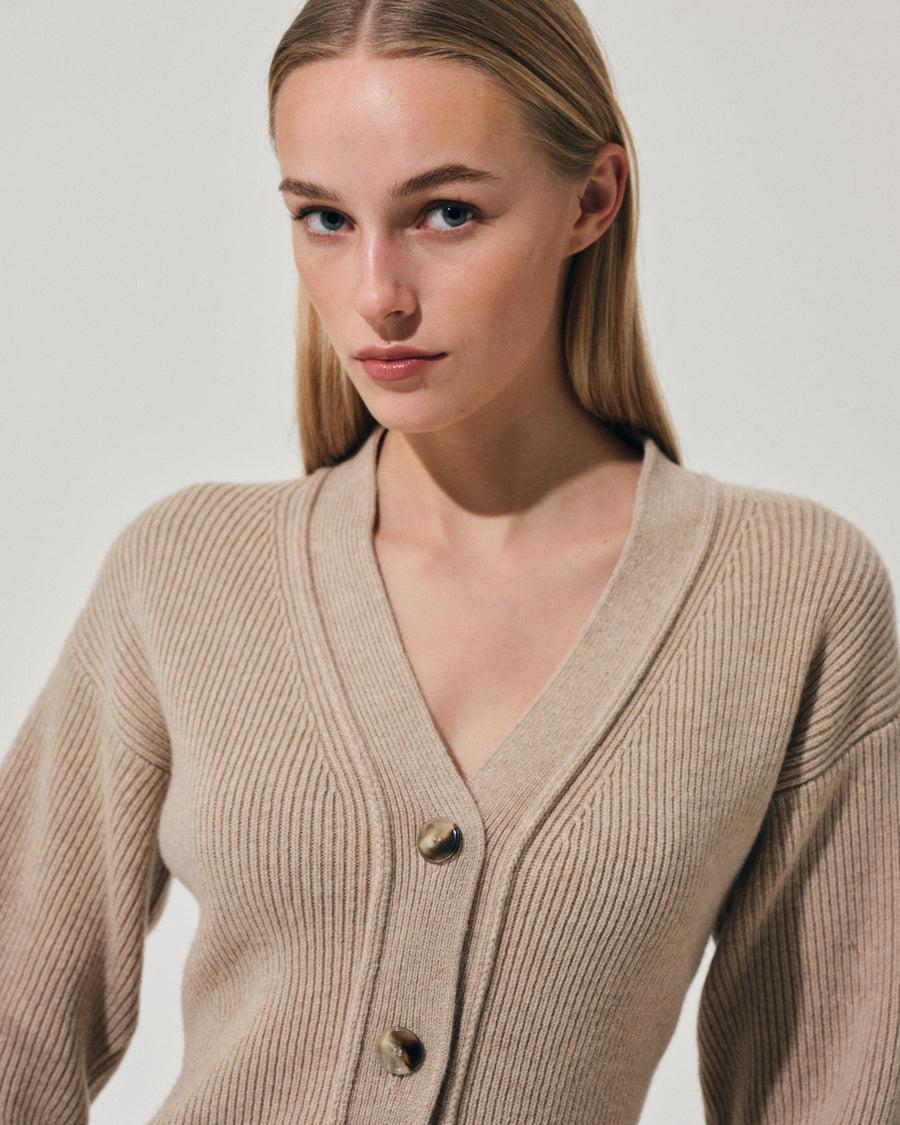 Scaglione CARDIGAN TIGHT FULLNEEDLE SAND Presa