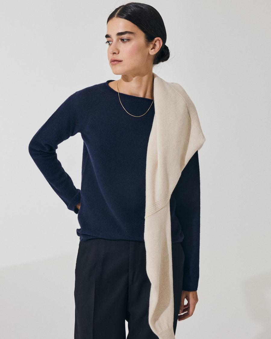Scaglione ROUND NECK SLIM RAGLAN SEAMLESS NAVY Offerte