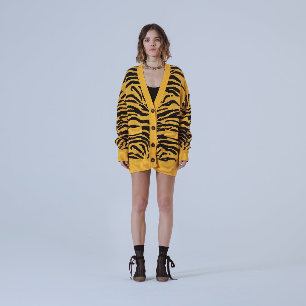 Sveta Milano Cardigan lungo jacquard Georgia in giallo e nero Super sconto