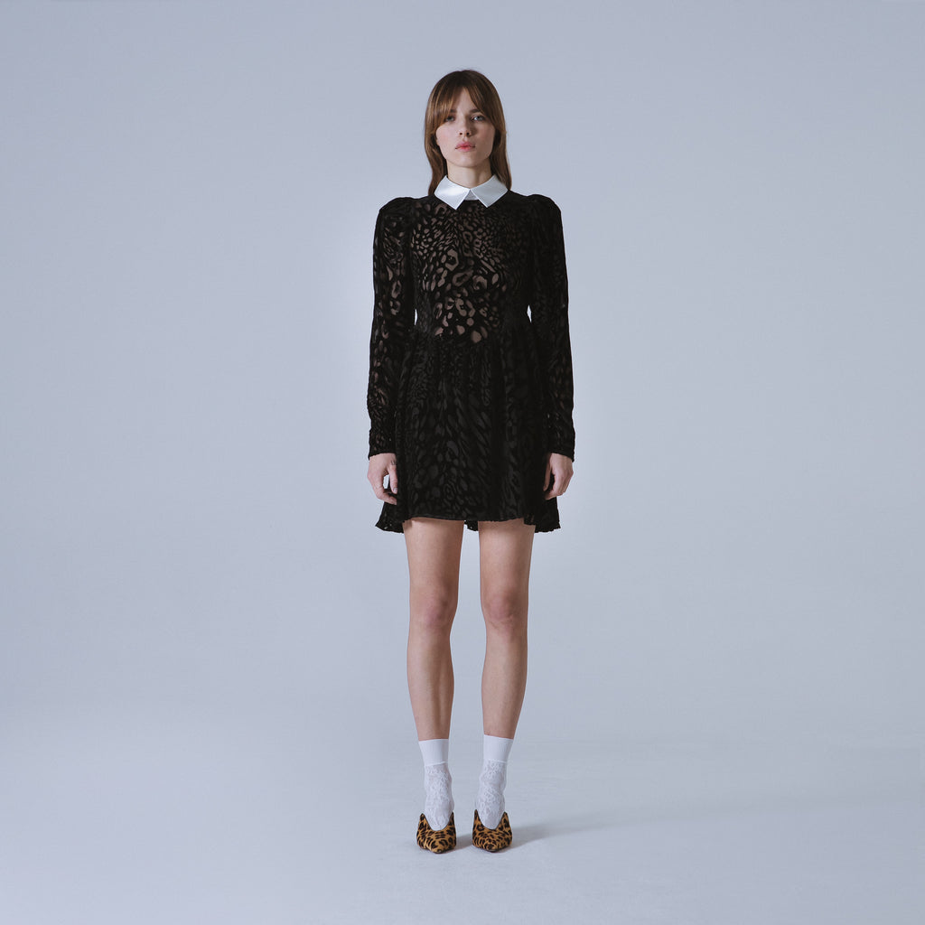 Sveta Milano Abito Oxford con motivo leopardo su velluto nero Smaltimento dello stoccaggio