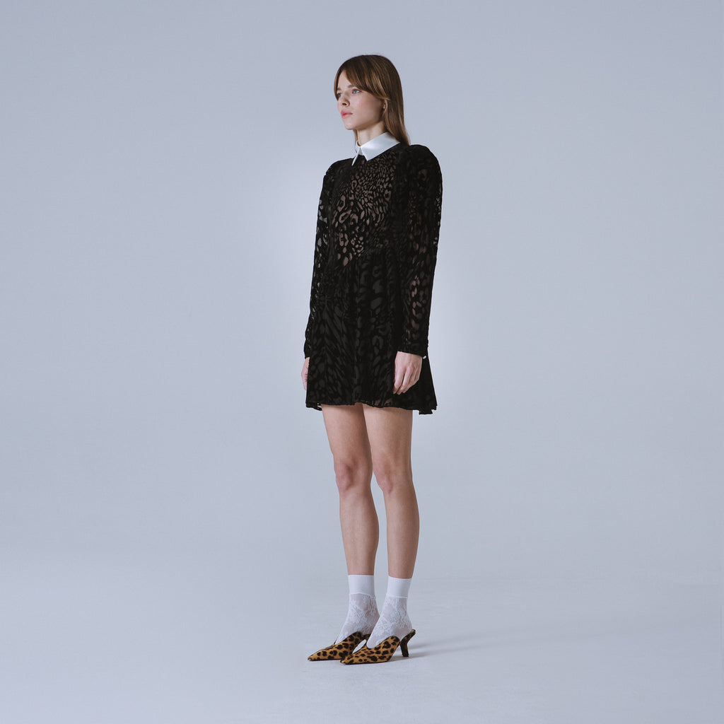 Sveta Milano Abito Oxford con motivo leopardo su velluto nero Smaltimento dello stoccaggio