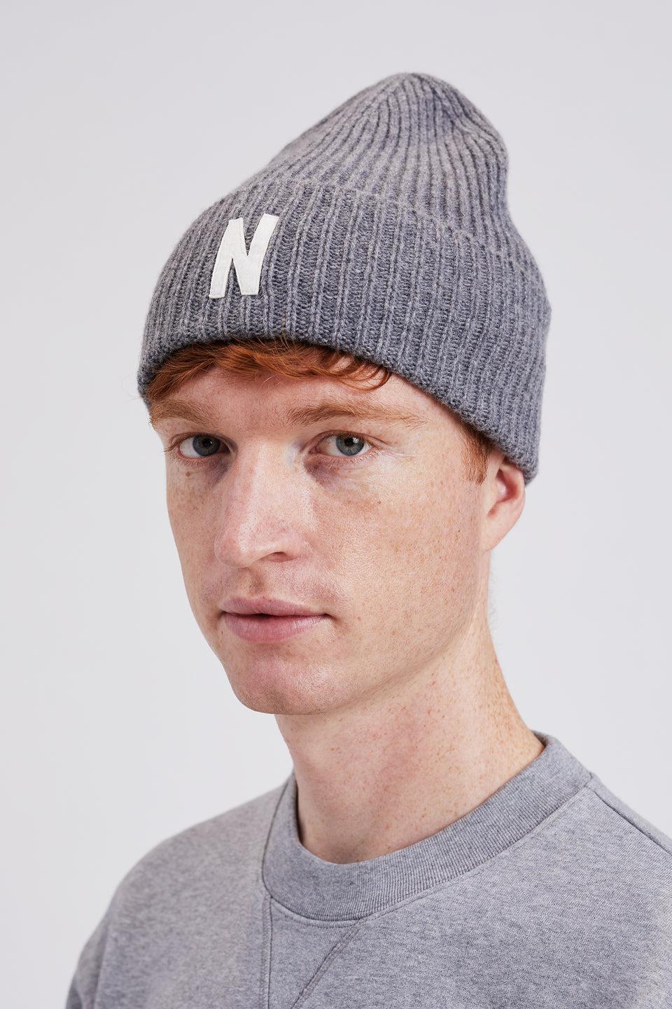 NORSE PROJECTS Capello Beanie in Lana Merinos Grigio Offerta natalizia