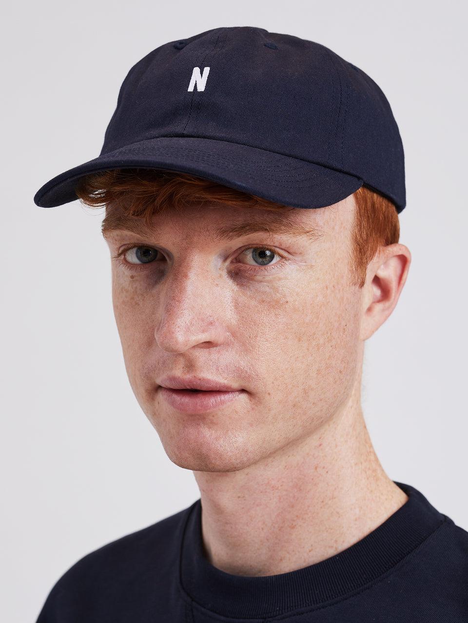 NORSE PROJECTS Cappello con Visiera in Cotone Blu Offerta per la Festa della Mamma