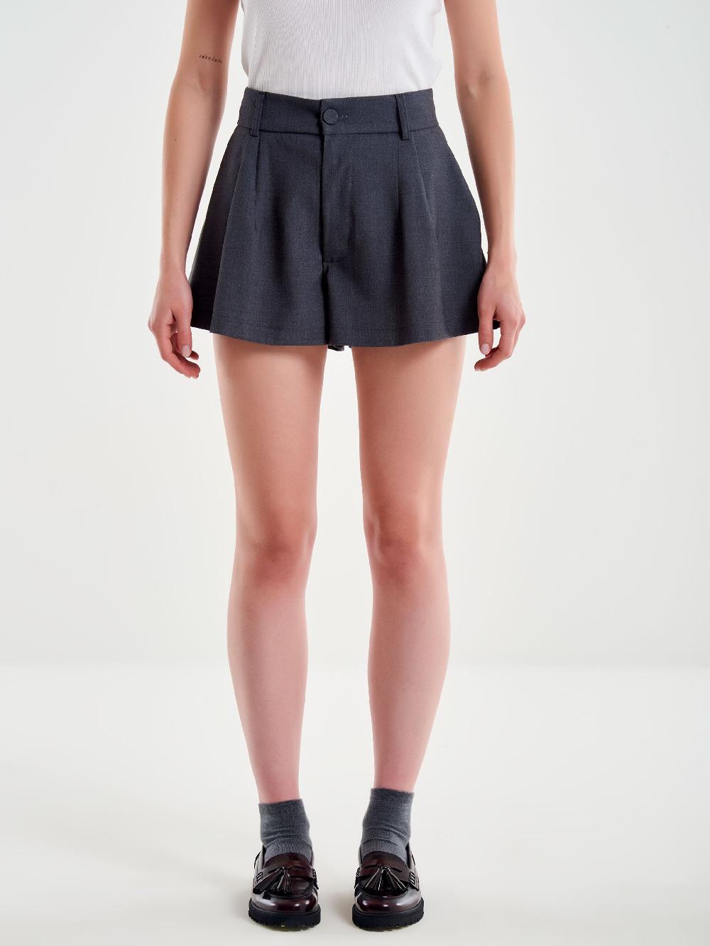 Vicolo Shorts con Pieghe Grigio Moda