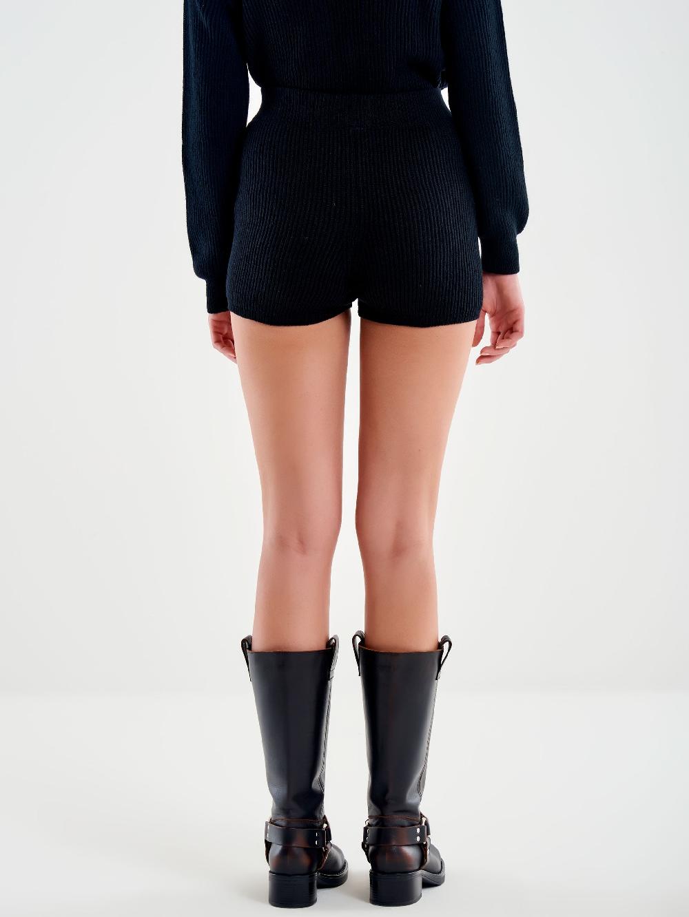 Vicolo Shorts in Maglia a Coste Nero Offerta speciale