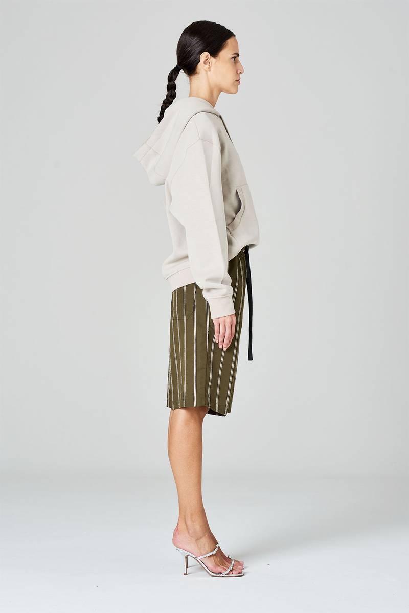 White sand Bermuda gamba ampia in tessuto rigato misto viscosa Comprane uno, ottenene uno gratis