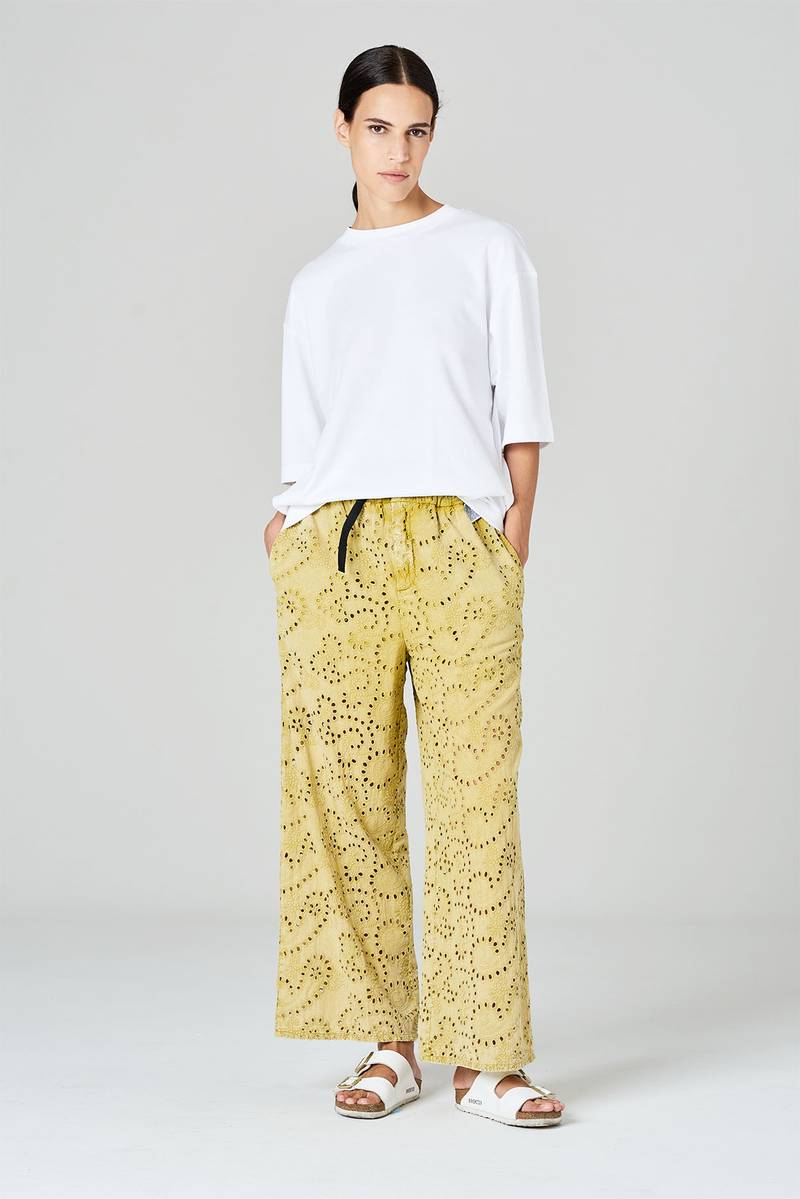 White sand Pantaloni cropped in tessuto sangallo