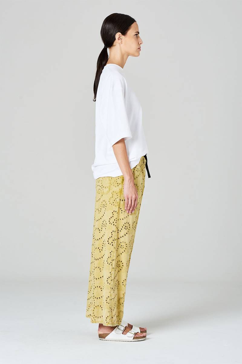 White sand Pantaloni cropped in tessuto sangallo Ultimi tre giorni